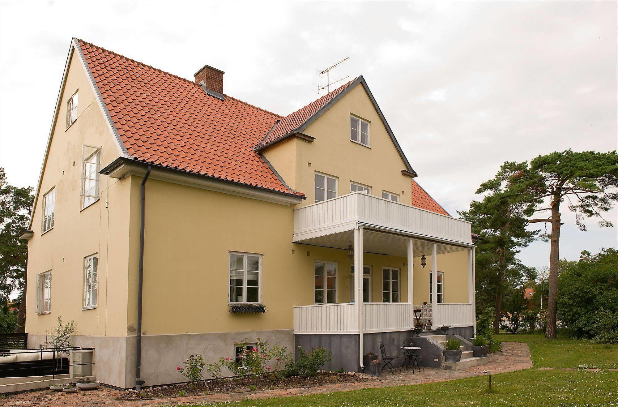 Our House Bed & Breakfast Истад Екстериор снимка